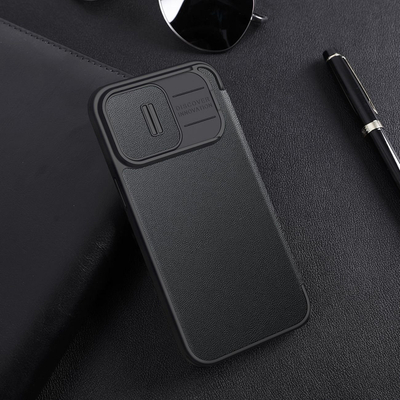 Futrollë telefoni Nillkin Qin Pro Cloth për iPhone 14 Pro, kapak me slajd për kamerë, e zezë