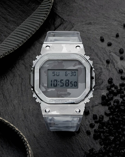 Orë dore për meshkuj Casio G-Shock Skeleton Camouflage GM-5600SCM-1ER (322), e hirtë