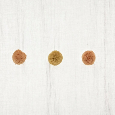 Perde Cream Sheer me pompone, 140x240cm, krem me rozë