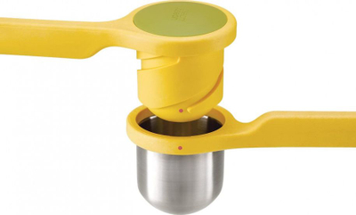 Shtrydhëse agrumesh Joseph Joseph Helix Citrus Press, najlon dhe inoks, e verdhë
