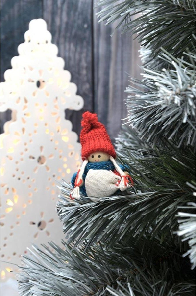 Stoli varëse për pemë Saska Christmas, kukull dekor me çantë 7.5cm, shumëngjyrëshe