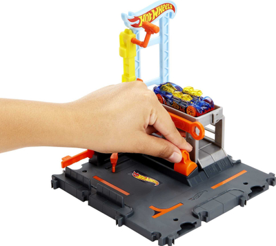 Set loje Hot Wheels City Downtown Repair Station, me ashensor, përfshin 1 makinë lodër, shumëngjyrësh