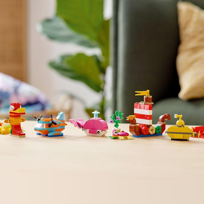 Set LEGO® Classic 11018 Creative fun in the ocean, 333 pjesë