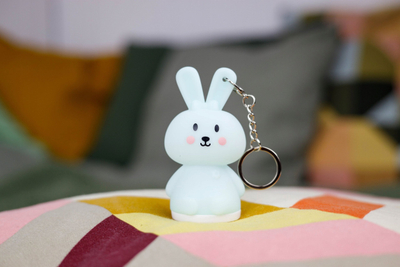 Varëse çelsash InnoGIO GIOkeyring Lepurush, silikon, me dritë LED, blu e çelët