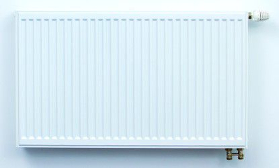 Radiator çeliku panel vertikal, lidhje fundore, i bardhë