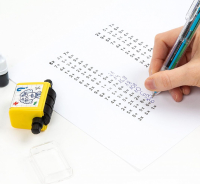 Shtypës matematikor Kidea Derform, me rrotë, për radhitjen e veprimeve