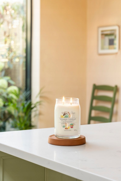 Qiri me aromë Yankee Candle Sweet Vanilla Horchata, Signature Large Jar, 567g, ngjyrë neutrale