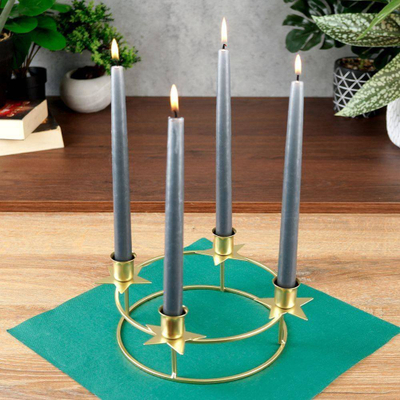 Mbajtëse qirinjsh Home Styling Collection, për 4 qirinj të gjatë, metal i rrumbullakët me yje, ngjyrë ari