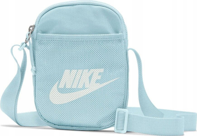Çantë krahu Nike Heritage Crossbody 4L, me rrip të rregullueshëm, blu e çelët