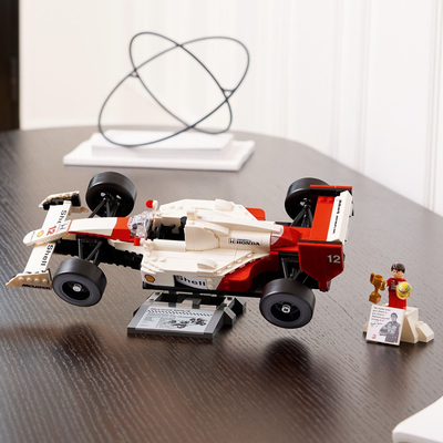 Set LEGO Icons McLaren MP4/4 Ayrton Senna 10330, 693 pjesë, për të rritur