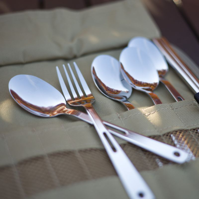 Set takëmesh kampingu Offlander OFF_CACC_27, çelik inox, me kuti tekstili, jeshil