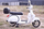 Motor elektrik lodër Gazelo Vespa G137446, për fëmijë, me rrota ndihmëse, i bardhë