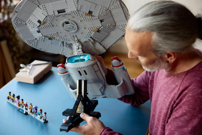 Set LEGO Icons Star Trek U.S.S. Enterprise NCC-1701-D, model ndërtimi, për të rritur, shumëngjyrësh