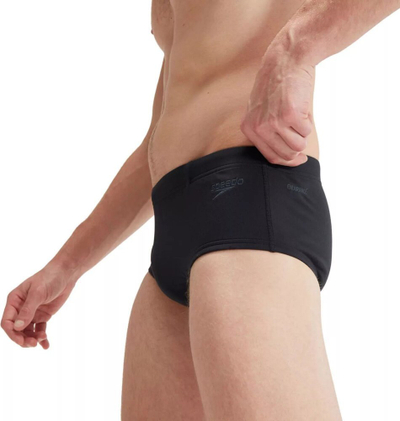 Rrobë banje për burra Speedo Endurance+ Brief 13.5cm, që s’e ha klori, e zezë