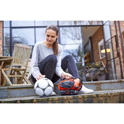 Kompresor ajri Black&Decker BDBDCINF18N, 18V, ekran digjital, portokalli