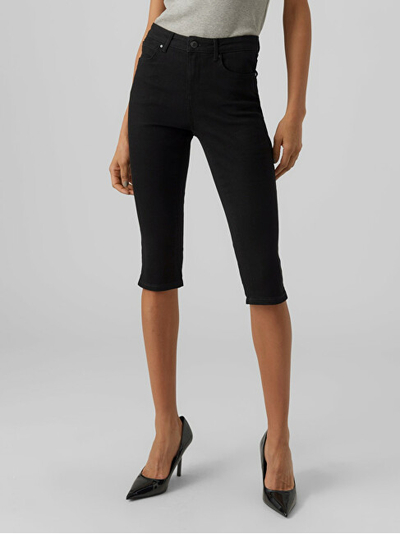 Pantallona të shkurtë VERO MODA VMJUDE Slim Fit, të zi