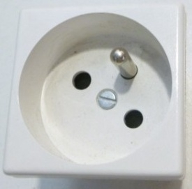 Prizë Simon K45 w / u 16A IP20 K22 / 9, e bardhë
