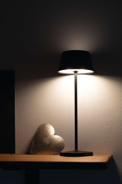 Lampë tavoline MAUL MAULnina, LED, me bateri që e karikon prap, gri