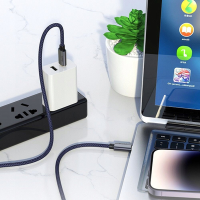 Kabllo karikimi HOCO, USB C në USB C, 240W PD 3.1, e zezë