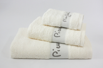 Set peshqirësh Pierre Cardin 103, set me 3 copë, 450gsm, i bardhë