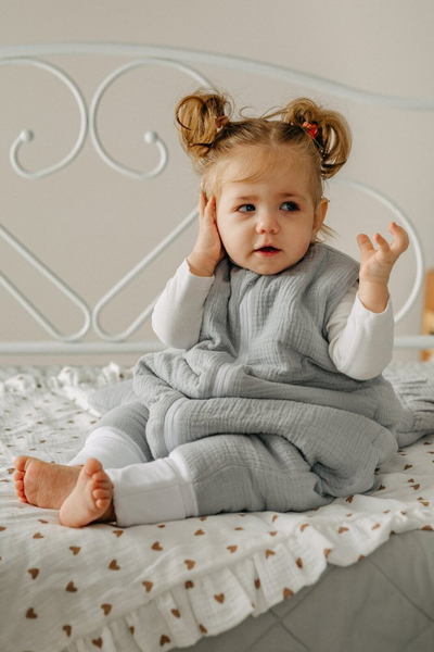 Thes gjumi për fëmijë PULP Bamboo Muslin, 1 TOG, me çorape, gri