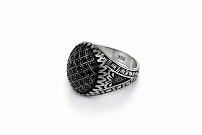 Unazë Silver 925 me Detaje të Zeza – Stil Klasik dhe Elegant