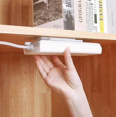 Mbajtëse muri AG989 për prizë zgjatëse, me ngjitës 3M, plastike ABS, e bardhë
