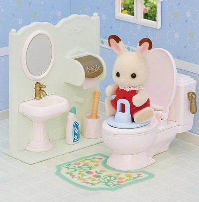 Set lodrash banjo Sylvanian Families Epoch 5740, me tualet, për figurina, shumëngjyrësh