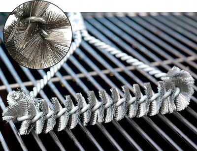 Furçë pastrimi grilli Metal Scourer, fijë metalike, me dorezë të gjatë plastike, e zezë me argjend