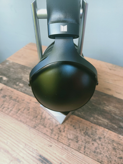 Слушалки Monoprice Monolith M1070C, планарни магнетни, over ear, со кабел 3.5mm, црни