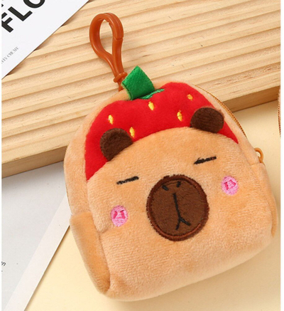 Portofol pelushi me varëse Capybara Strawberry, 9.5 x 8 cm, i kuq