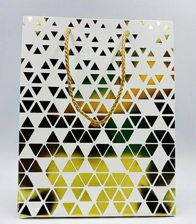 Qese dhuratash Diocesan, madhësia M, 23x18x10 cm, e bardhë me ar dhe të zezë