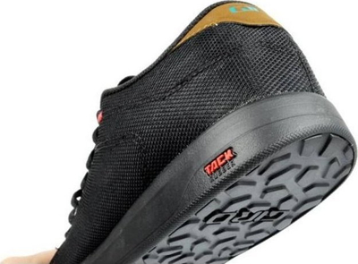Këpuca çiklizmi Giro Deed për meshkuj, shollë Tack Gamma, madhësia 46, e zezë black sparkle