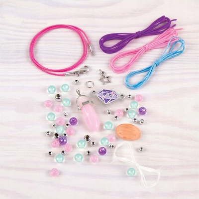 Set bizhuterish Make It Real Positive Gems, 61 pjesë, për krijim byzylykësh dhe varësesh, shumëngjyrësh