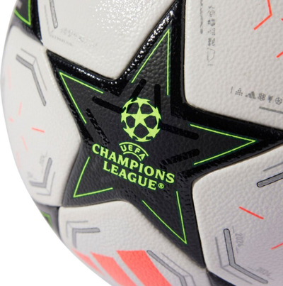 Top futbolli Adidas UCL Com 51, për ndeshje edhe stervitje, i bardhë