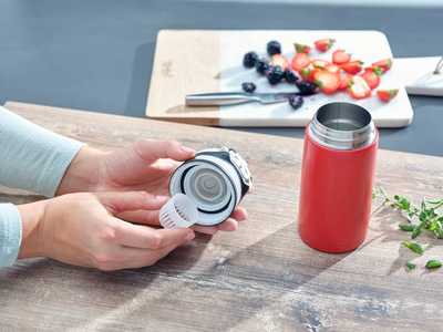Termos Leifheit Insulated Mug Flip 3245, 350 ml, plastikë dhe çelik inox, i kuq