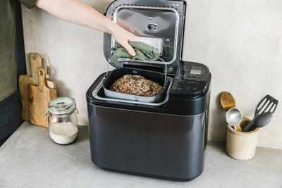 Aparat për bukë Panasonic SD-YR2540HXD, programe pa gluten, dozues automatik, i zi