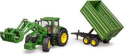 Traktor lodër BRUDER John Deere 7R 350, me karikus përpara, me rimorkio me 2 boshte