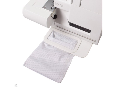 Makineri overlock Husqvarna Viking Huskylock S15, 4 fije, me prerje tepricash, e bardhë