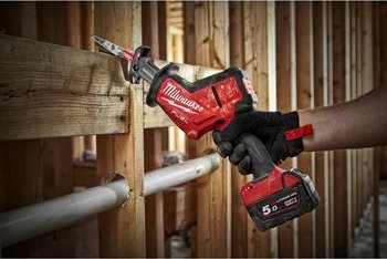 Sharrë reciproke pa kabllo Milwaukee M18 Fuel FHZ-0X, 18V, brushless, e kuqe