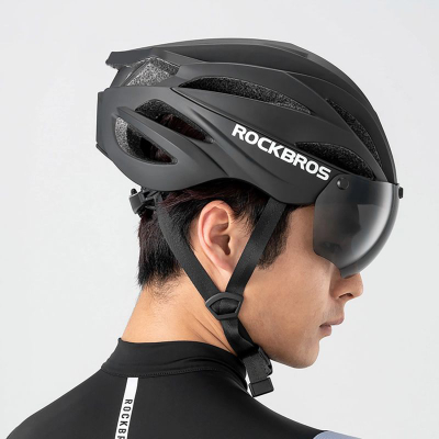 Helmetë biçiklete Rockbros, me visor, me syze magnetike UV, e zezë