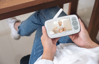 Baby monitor Motorola VM34, ekran 4.3", video edhe audio, i bardhë