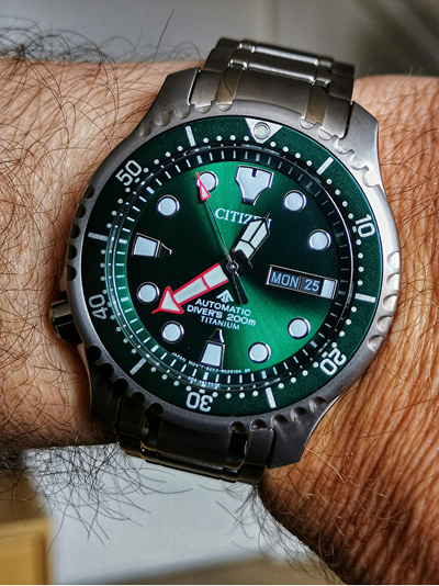 Orë për meshkuj Citizen Promaster Marine Automatic Diver's Super Titanium, e argjendtë