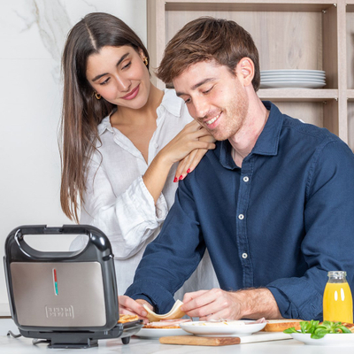 Toster sanduiçi Black & Decker Classic, pllaka jo ngjitëse, fuqi e lartë, i bardhë