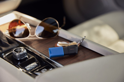 USB Kingston DataTraveler Exodia M, 64GB, USB 3.2, сина и црна