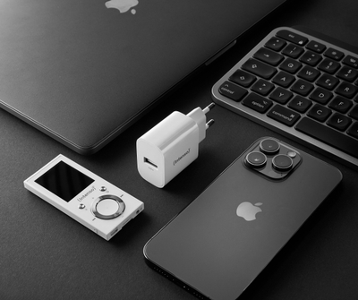 Karikues muri Intenso Power Adapter, USB-A, universal, i bardhë