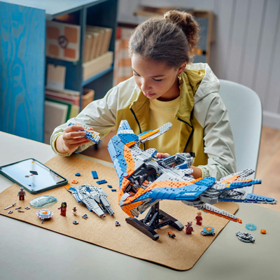 Set LEGO Marvel Guardians of the Galaxy The Milano 76286, anije kozmike për ndërtim, 12+, blu portokalli