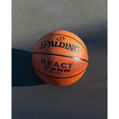 Top basketbolli Spalding React TF-250, nr. 7, portokalli