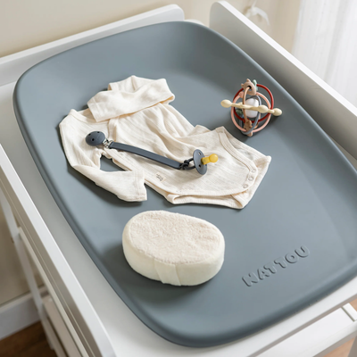 Shtrojë e butë për ndërrim të bebes Nattou Softy, 70 x 50cm, e hirtë
