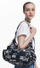 Çantë për femra Desigual Newspaper Arica Banana Bag, e zezë